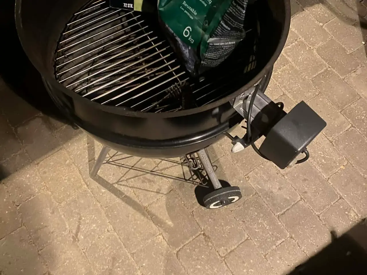 Billede 1 - Weber kuglegrill 57 cm. inkl. Rotisserie med motor