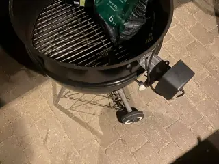 Weber kuglegrill 57 cm. inkl. Rotisserie med motor