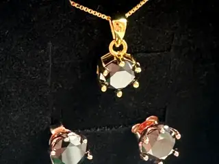 Ørestikker og vedhæng med 1 karat x3 sort diamant