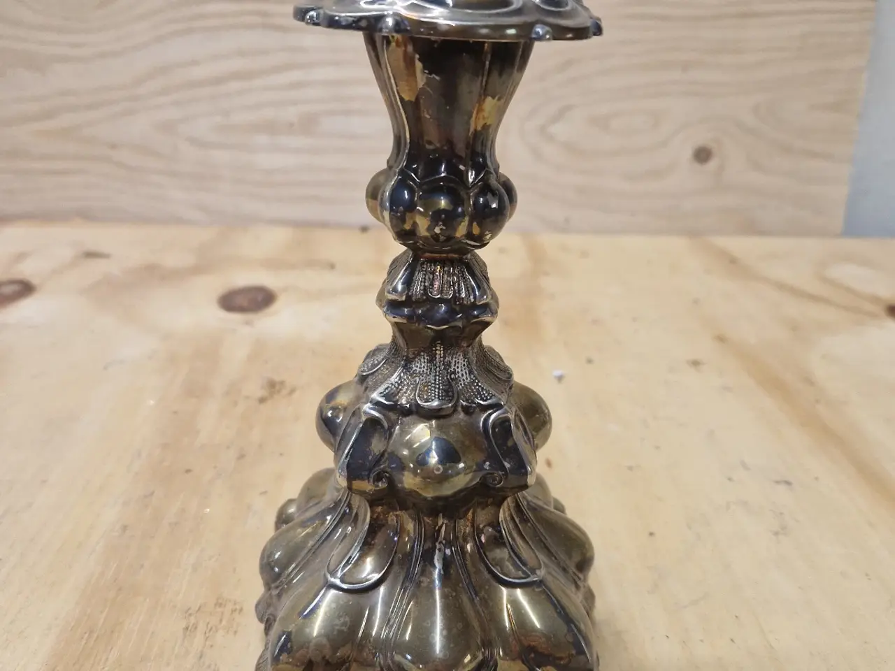 Billede 7 - 2 klassiske lysestage 18 cm høje 