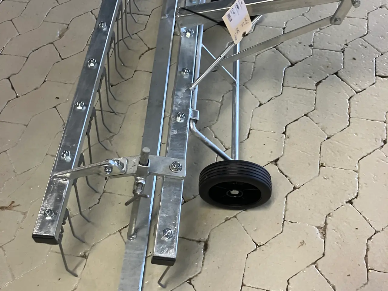 Billede 2 - Gårdspladsrive Galvaniseret.