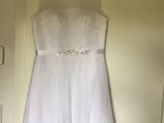 Smuk Lily konfirmationskjole