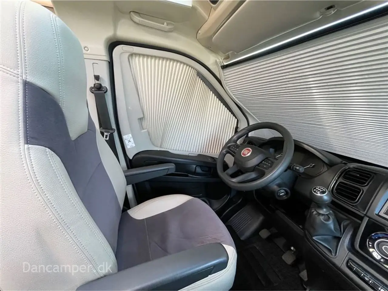 Billede 12 - 2023 - Chausson ROAD LINE V594 VIP MAX UNDER KLARGØRING! Super spændende, kort van med to dobbeltsenge på tværs i køjesystem. 2,2, L motor , 140 HK, solcelle og markise m.m.