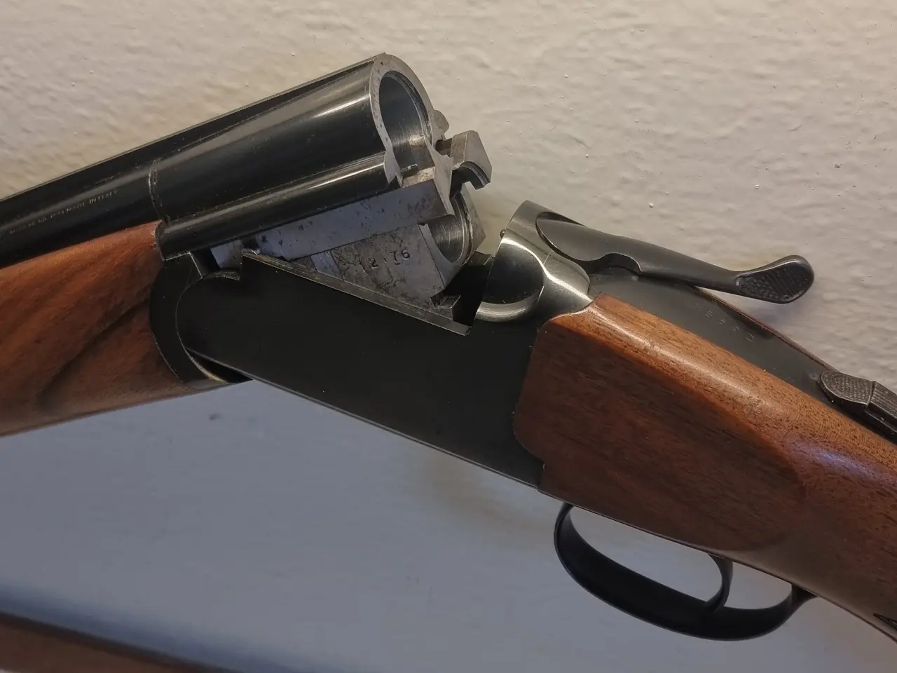 Billede 2 - Kort og slankt haglgevær.