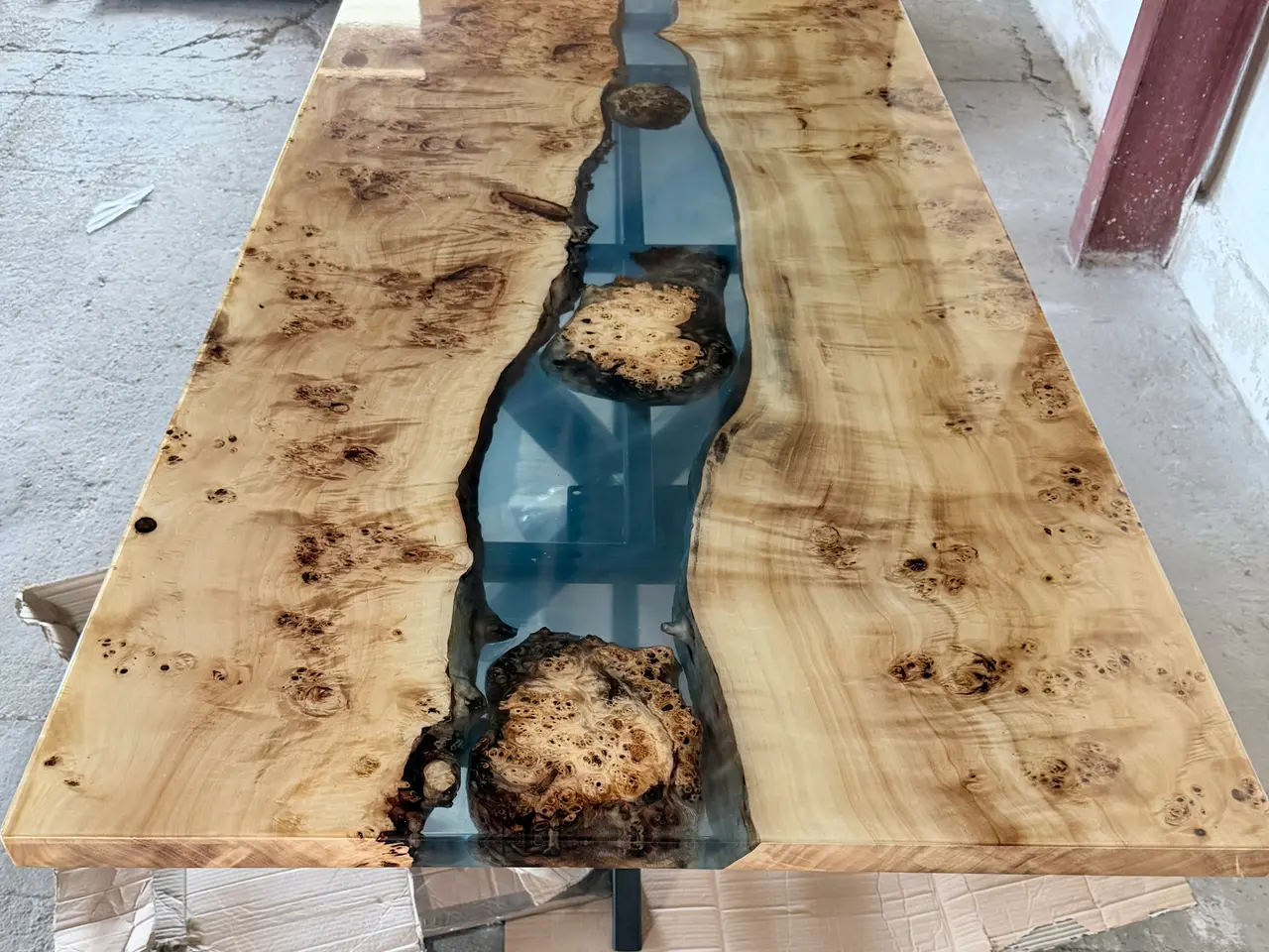 Billede 1 - Epoxy spisebord i poppeltræ med river