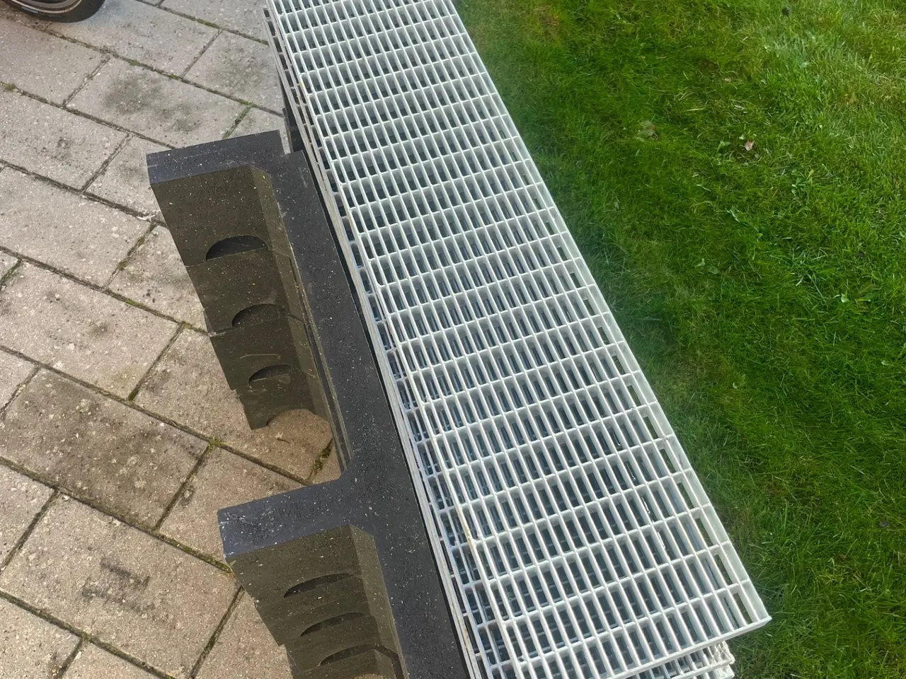Billede 1 - Sokkelaffugter Dutra 8 meter med riste