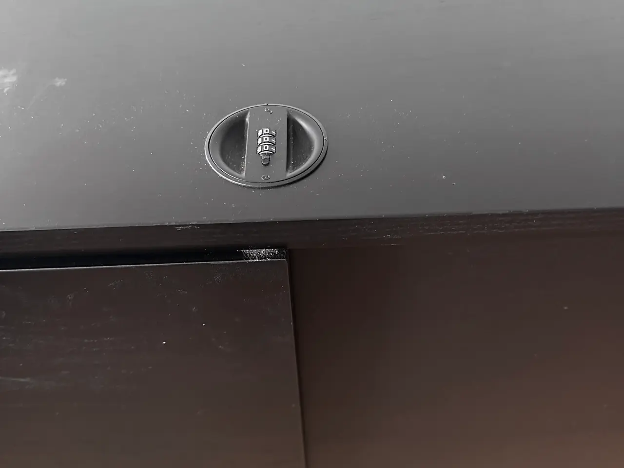 Billede 2 - IKEA GALANT skab med skydelåger og kodelås