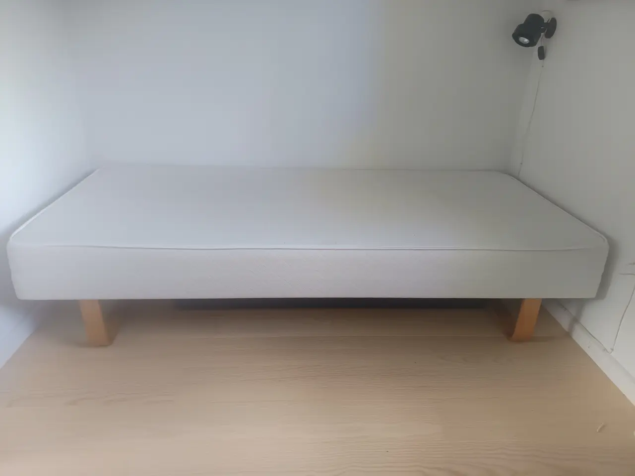 Billede 1 - Boxmadras på meder
