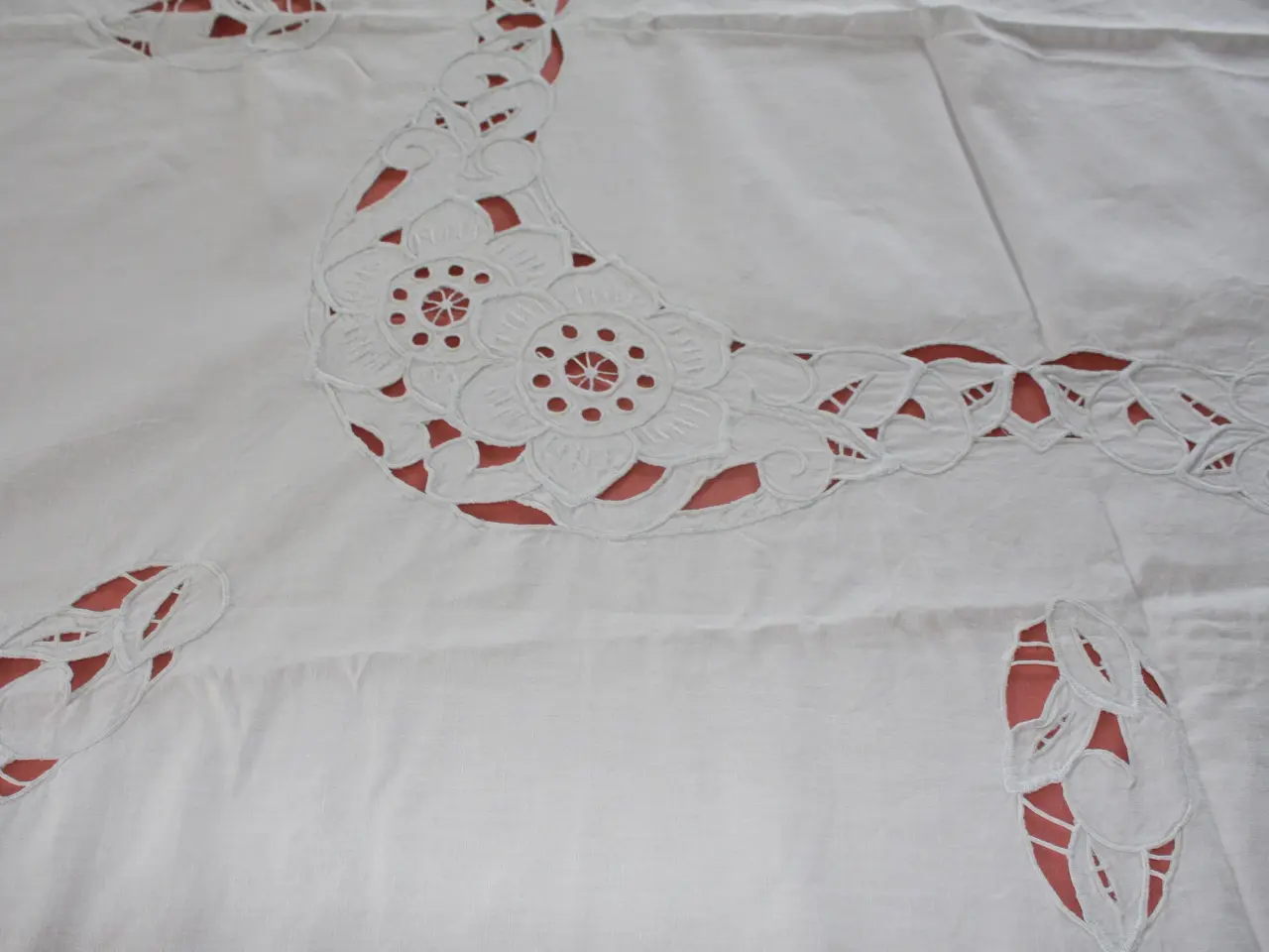 Billede 3 - Hvid dug, 130 x 130 cm