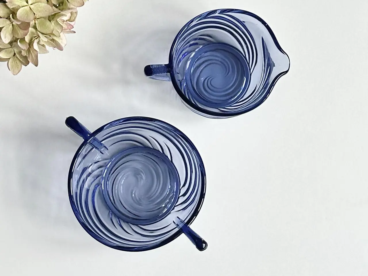 Billede 4 - Lavendelblåt glas, kantet m swirl