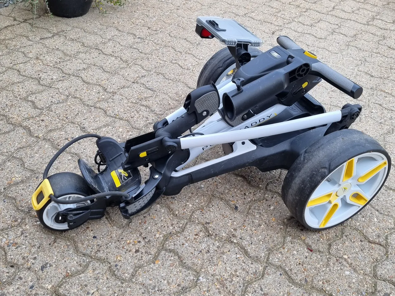 Billede 5 - Golfsæt med el-vogn og vandtæt vognbag