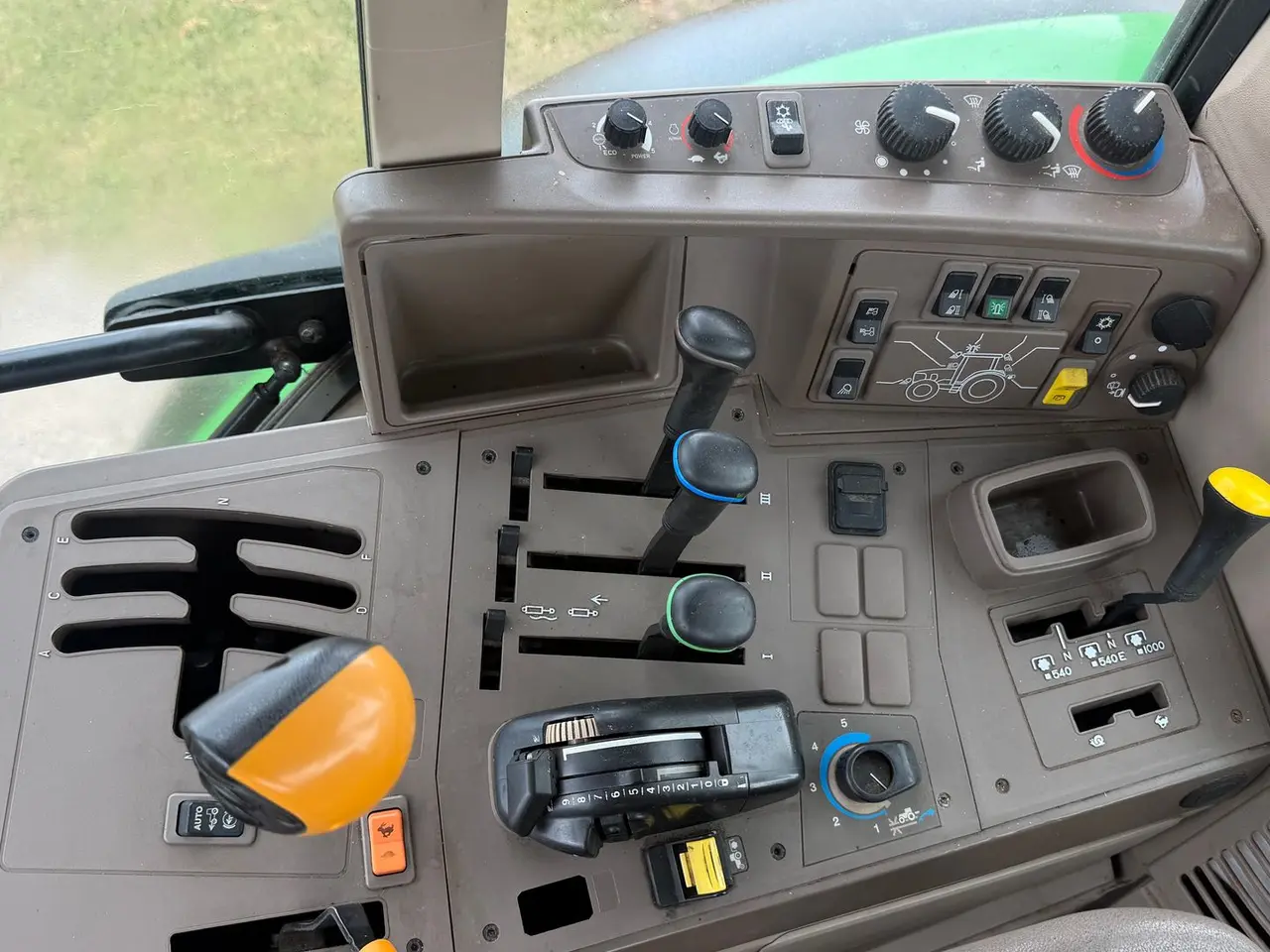 Billede 17 - John Deere 6140M Frontlift, TLS Affjedret foraksel, LS udtag