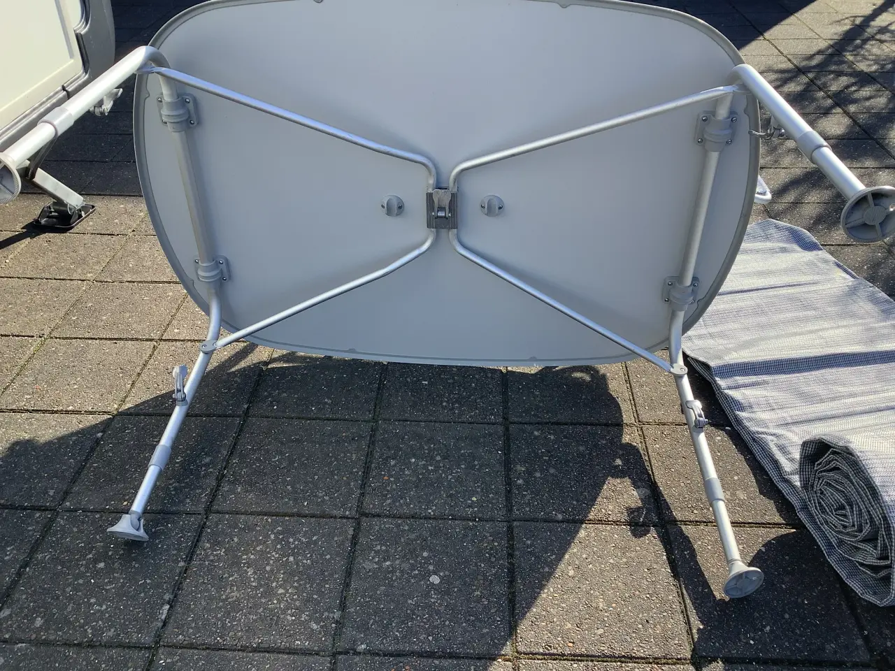 Billede 3 - Camping bord, og liggestol pris fra