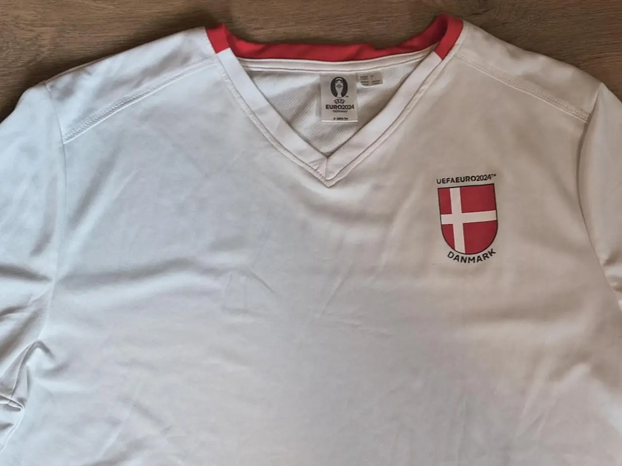 Billede 6 - DANMARK EURO 2024 TRØJE STR. L OG DANMARK CAP