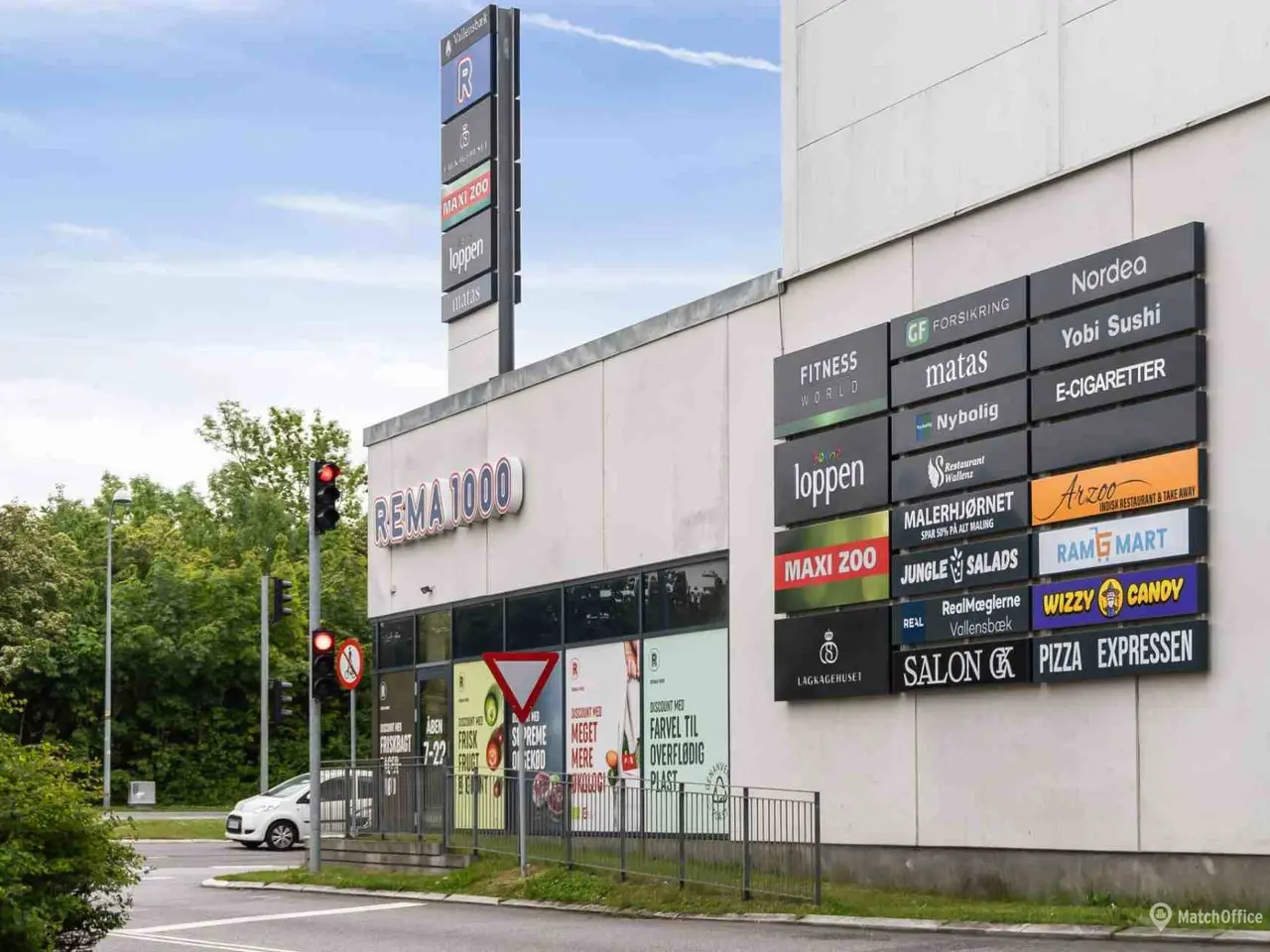 Billede 2 - Velbeliggende rammer med rigtig god eksponering og stor glasfacade