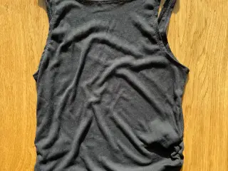 Nike top sort