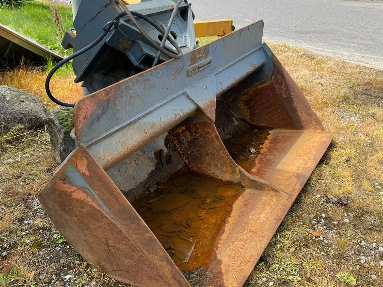 Billede 3 - Hydraulisk tiltbar planerskovl med Volvo S60 fæste