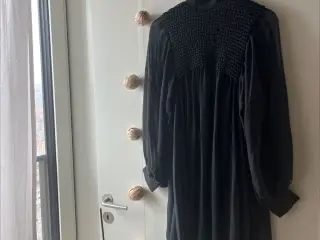 Gianni black dress