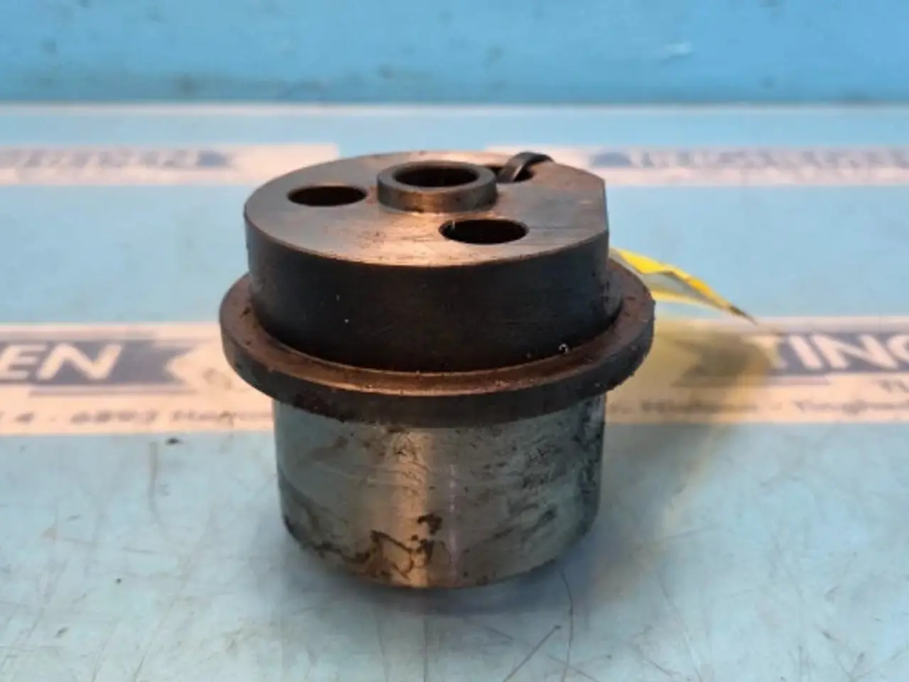 Billede 2 - Iveco F2CE9684L Afstandsstykke 504133017