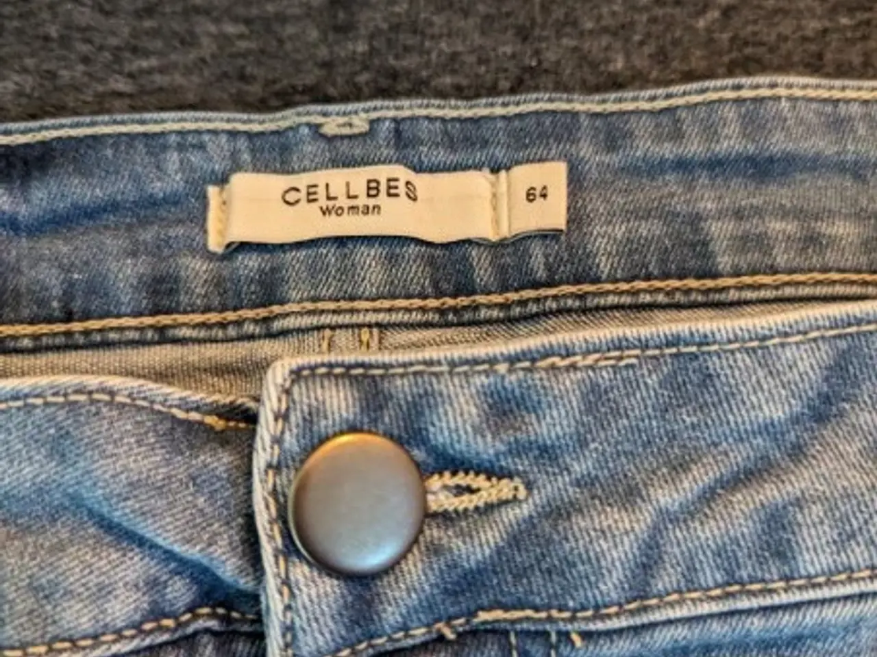 Billede 2 - 2 Par virkelig lækre Jeansshorts sælges
