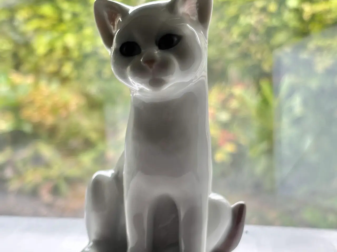 Billede 1 - ✨ Bing & Grøndahl porcelæns killing – hvid kat mod