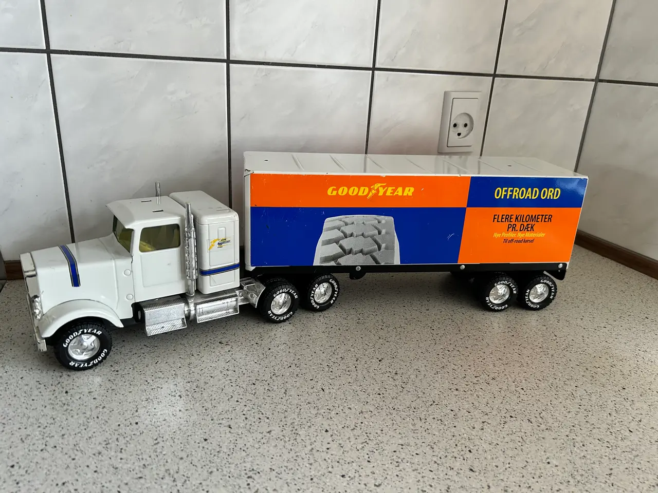 Billede 1 - Nylint modellastbil