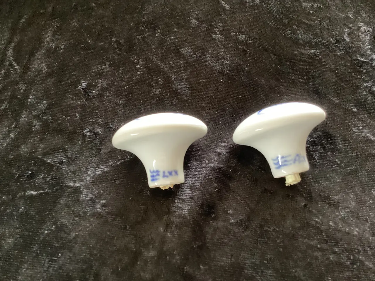 Billede 2 - musselmalet knopper/greb