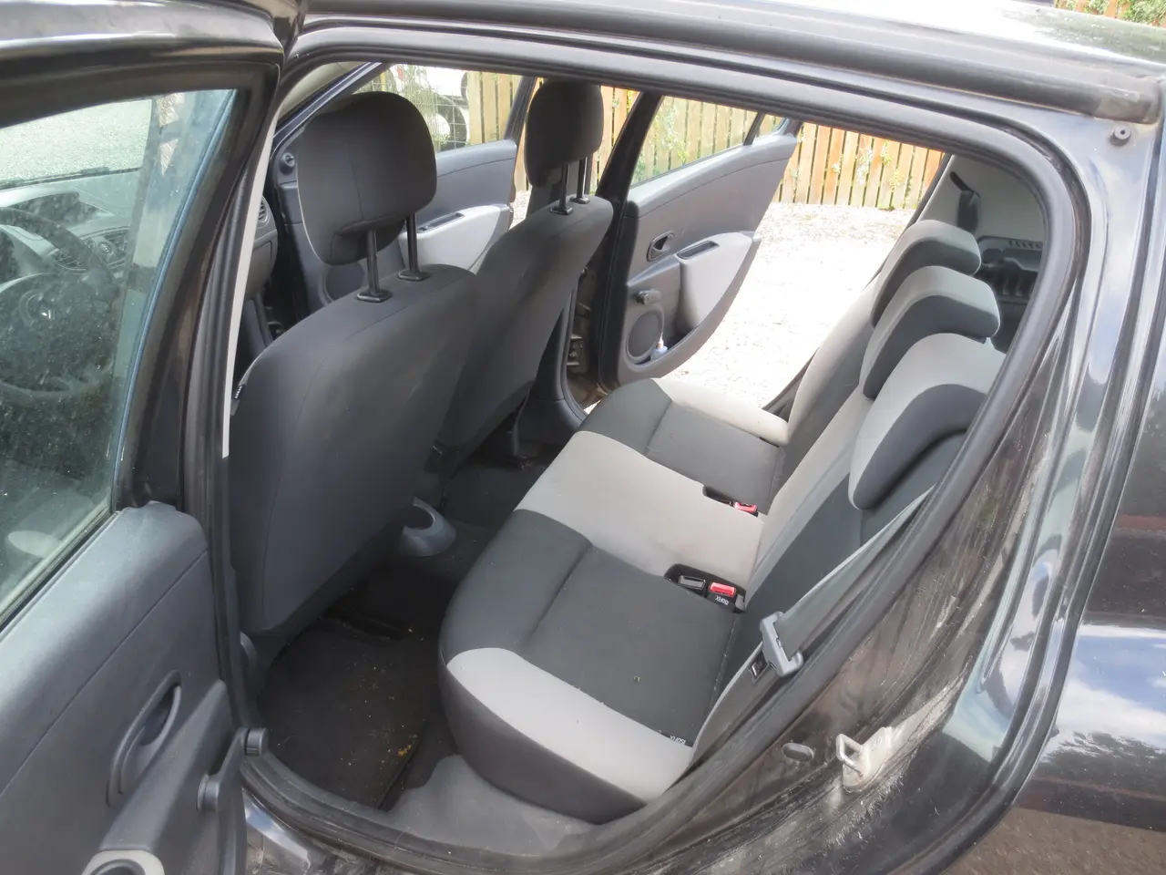 Billede 12 - Renault Clio 1.2 i År 11. Uden syn.