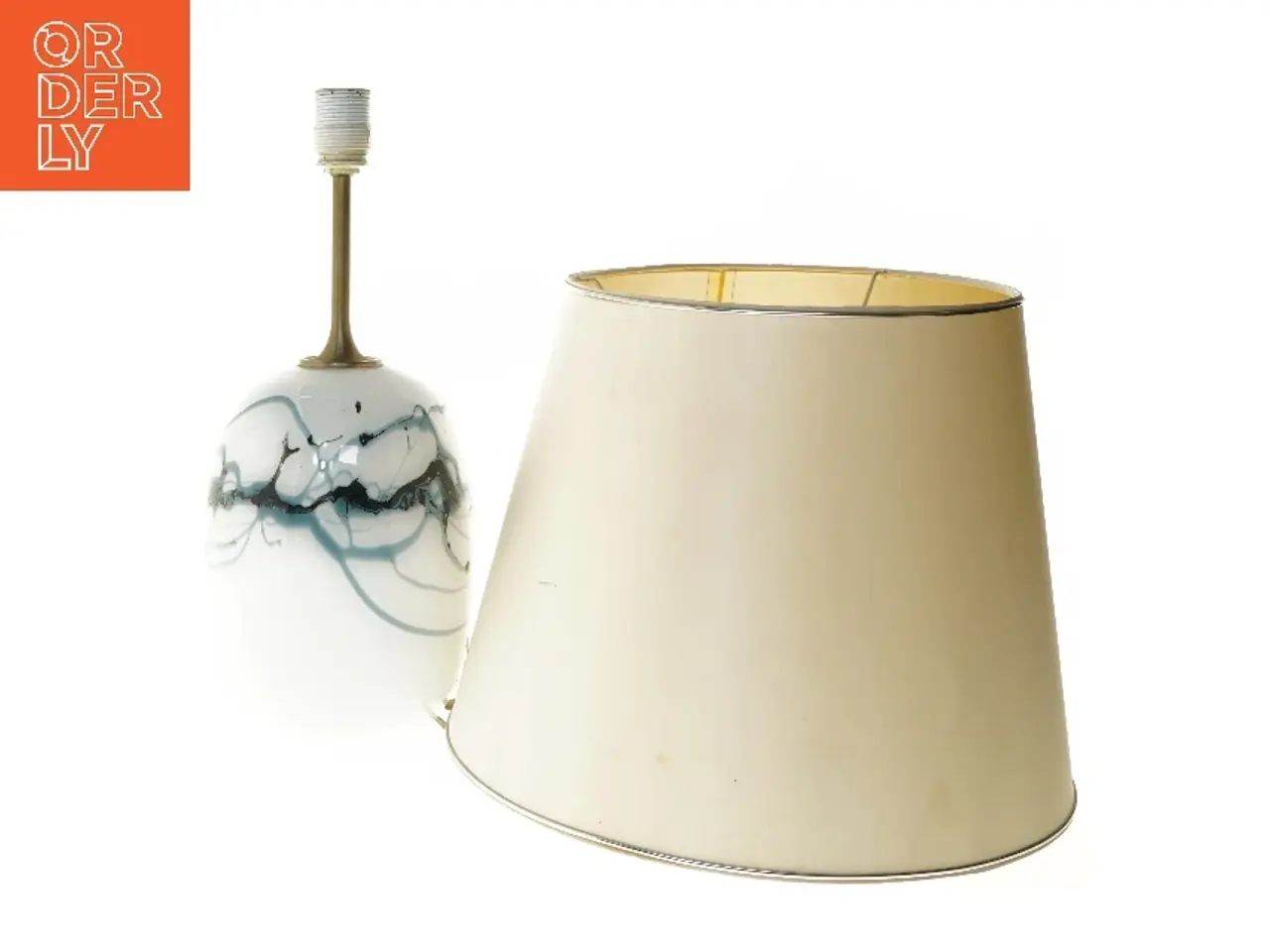 Billede 1 - Stor Holmegaard bordlampe, model "Sakura", opalglas