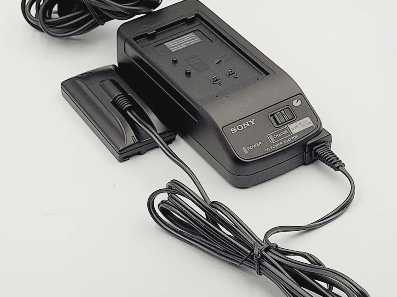Billede 1 - ⭐️· Sony AC-V16 oplader/strømforsyning videokamera