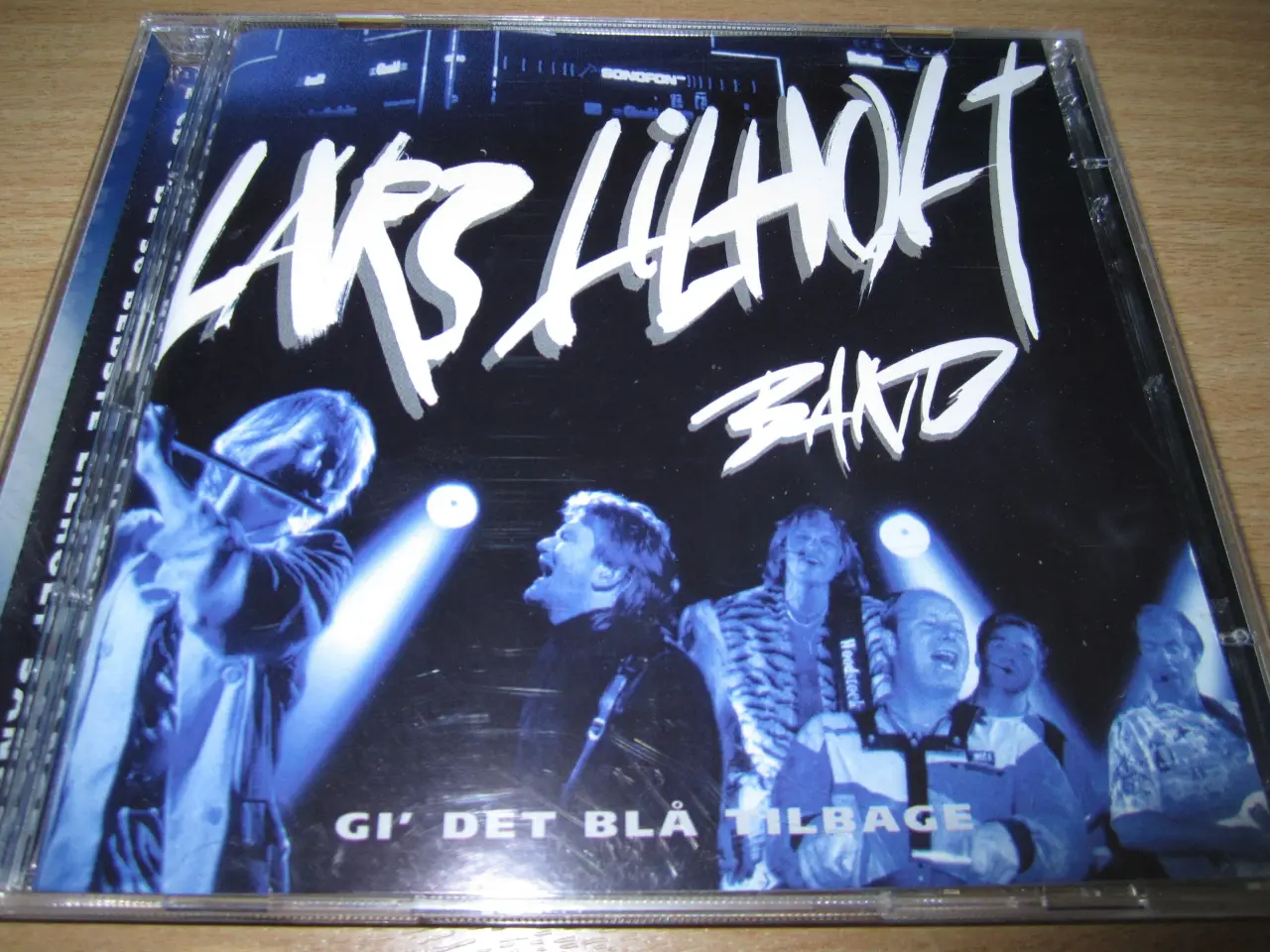Billede 1 - LARS LILHOLT. Gi`det blå tilbage.