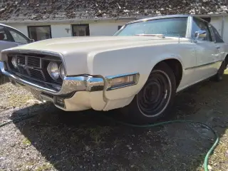 Ford Thunderbird