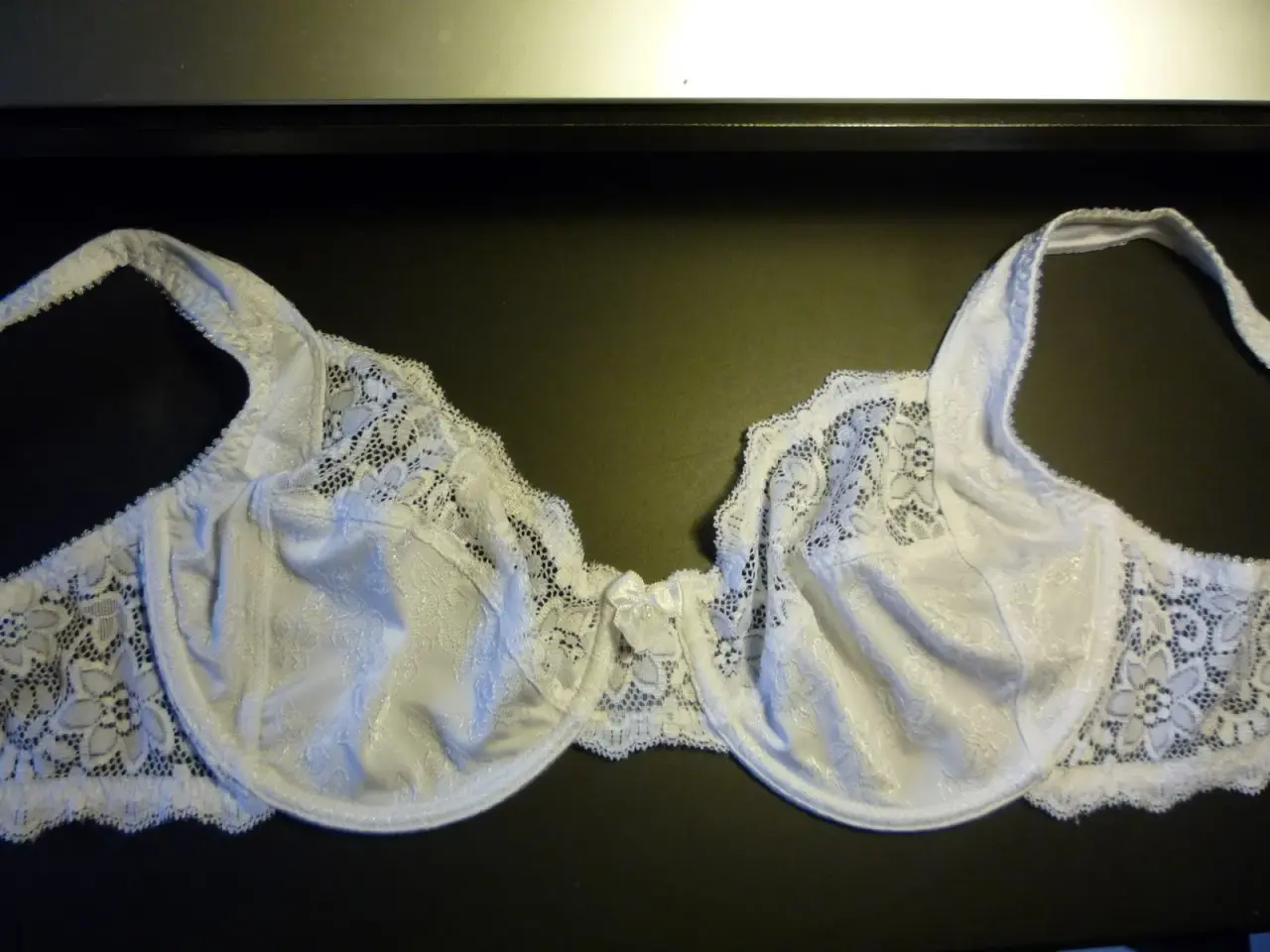Billede 3 - To nye super flotte helblonde bh str. 90 B