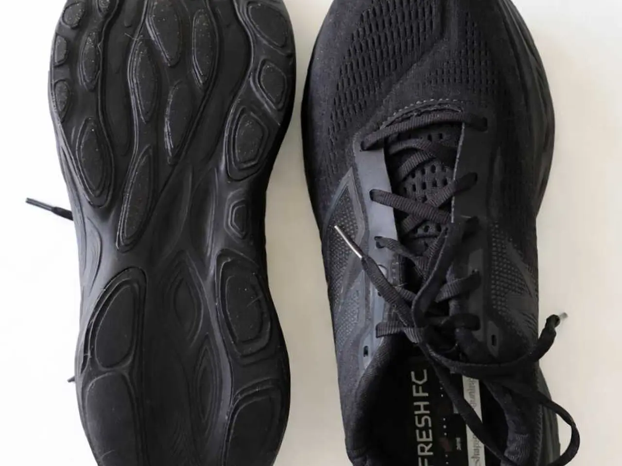 Billede 4 - Sorte New balance løbesko fresh foam 1080v14