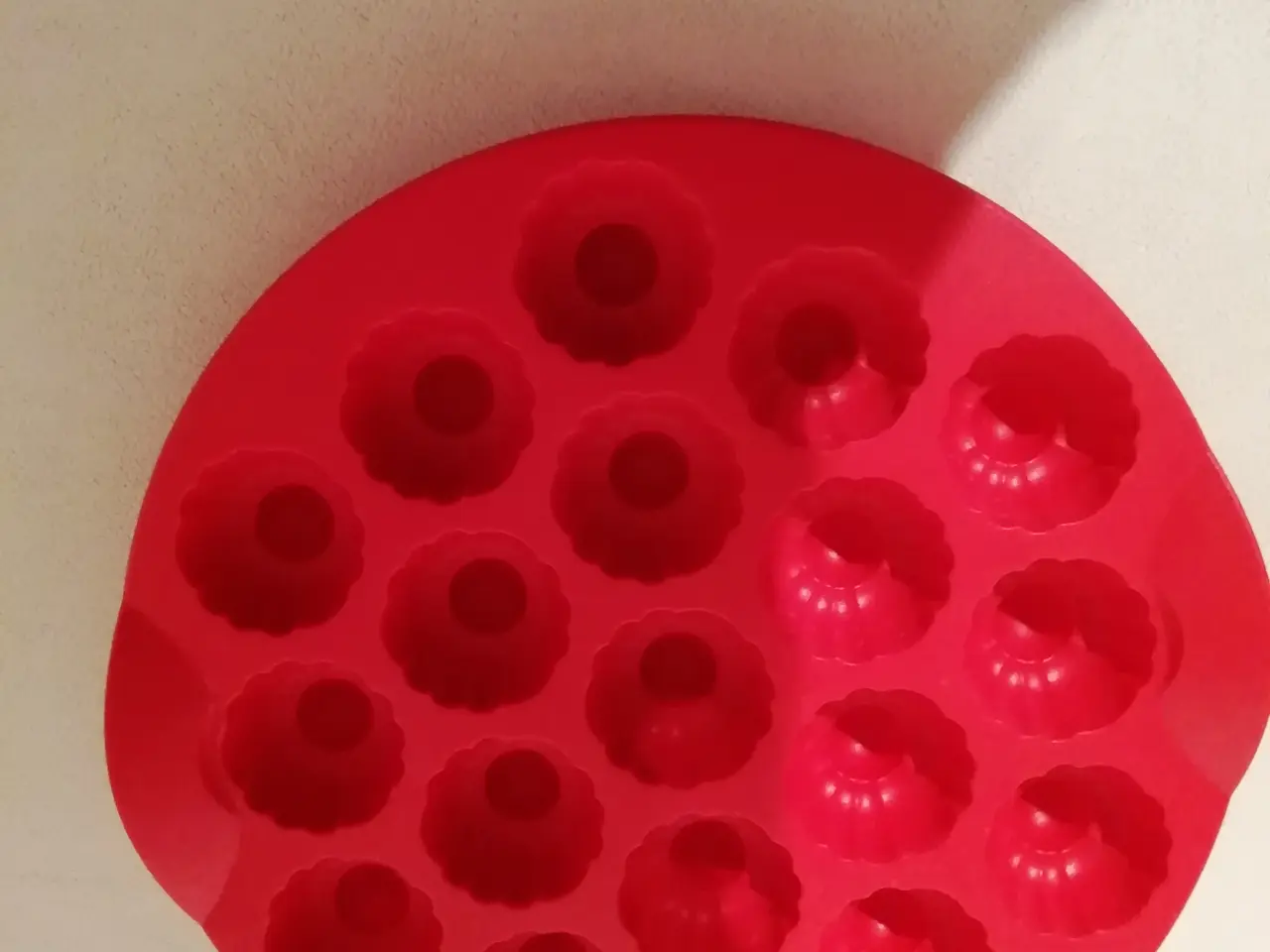 Billede 1 - siciloneform, toppe, Tupperware