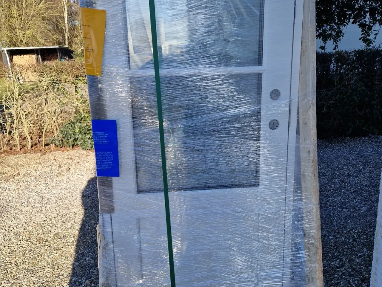 Billede 2 - Facadedør i træ. Helt ny og stadig indpakket.
