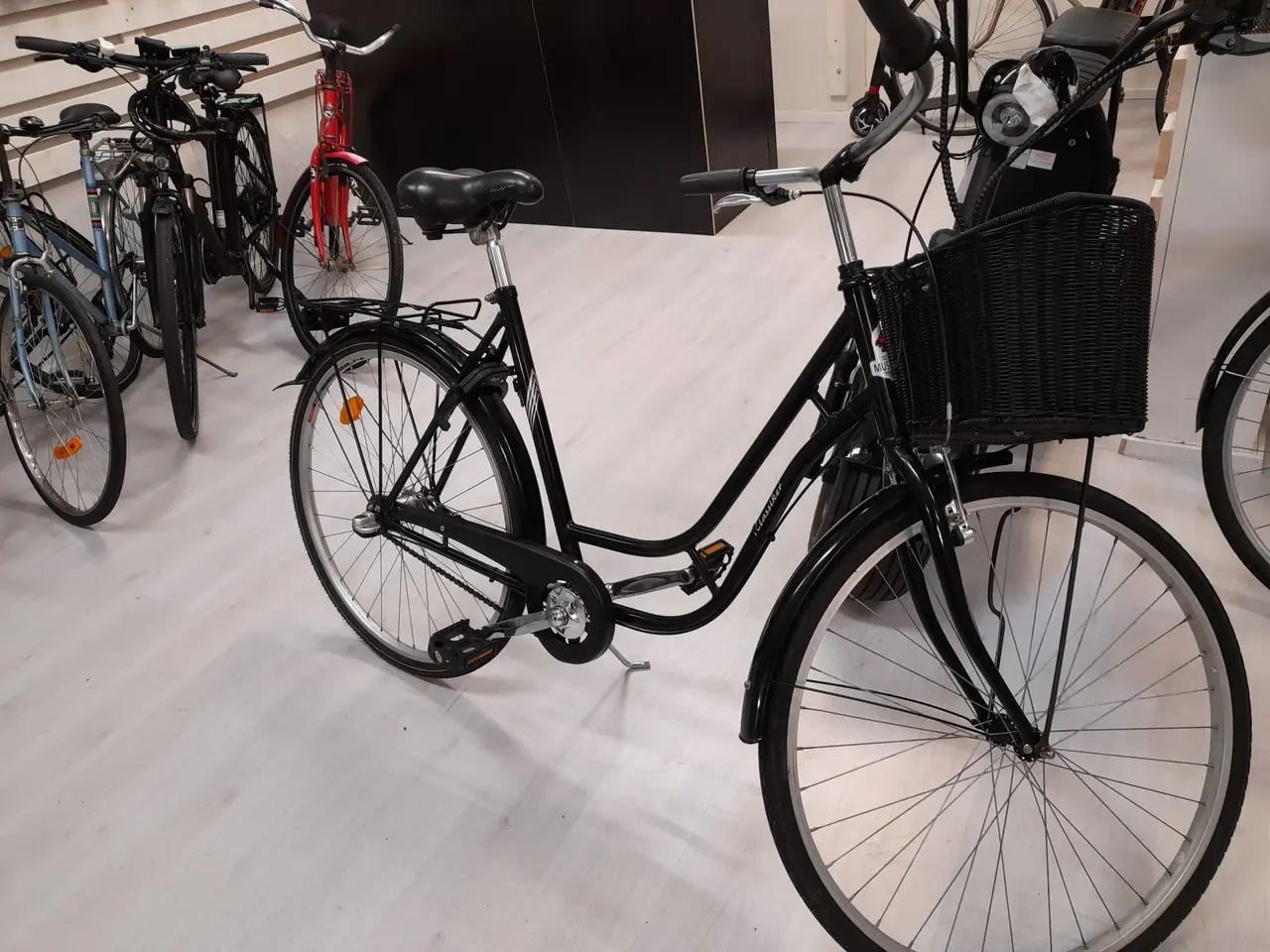 Billede 1 - cykel med 7 gear och 12 månaders garanti