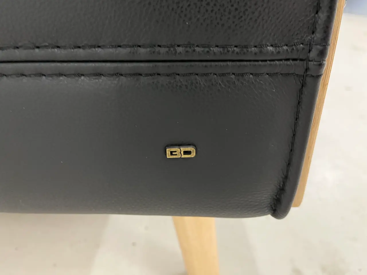 Billede 10 - Horisont BD 3 Pers.Sofa i sort semianilin læder.