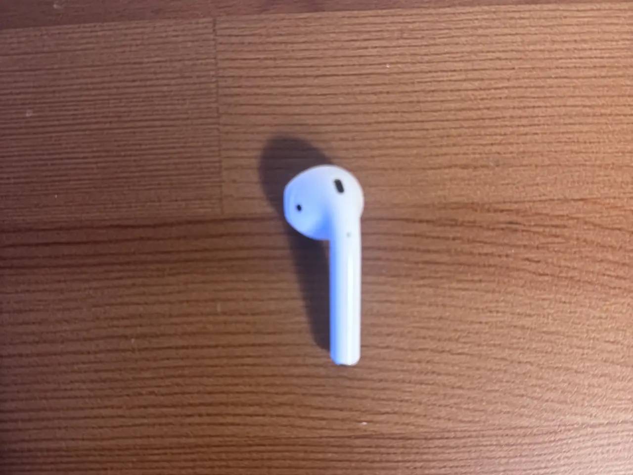 Billede 3 - Venstre AirPod 2 generation fungerer fint nok