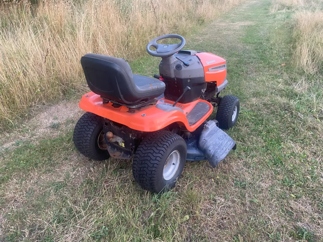 Billede 5 - Husqvarna LT152 havetraktor