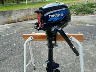 3,5 hk Tohatsu påhængsmotor.