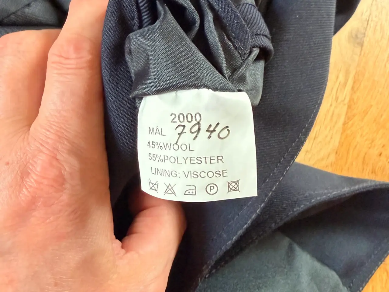 Billede 5 - Mørkeblå uniform jakke med guldknapper