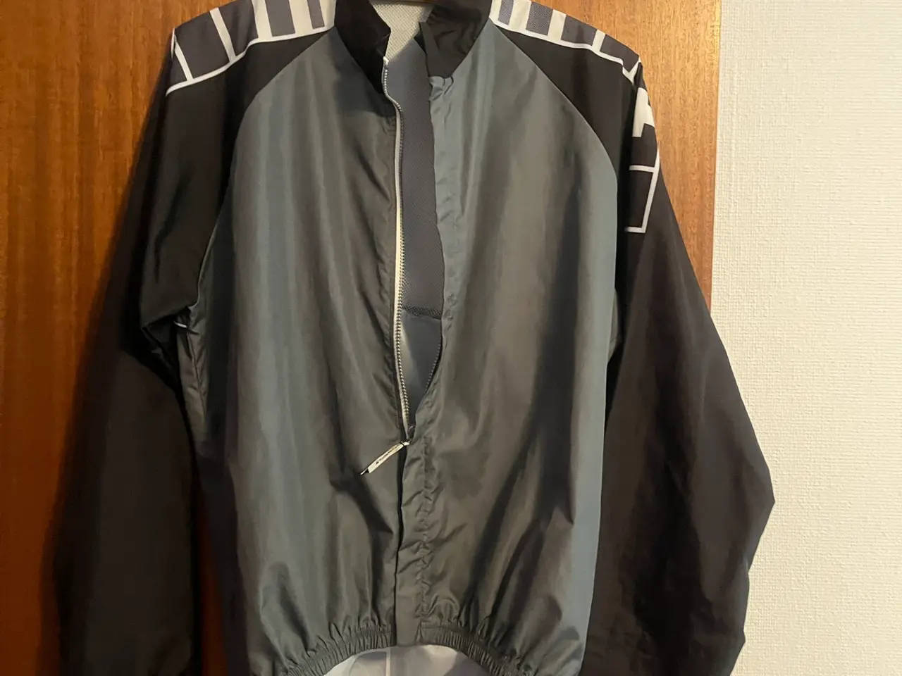 Billede 2 - Assos cykeljakke