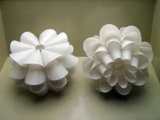 Hvide lotus lampeskærme