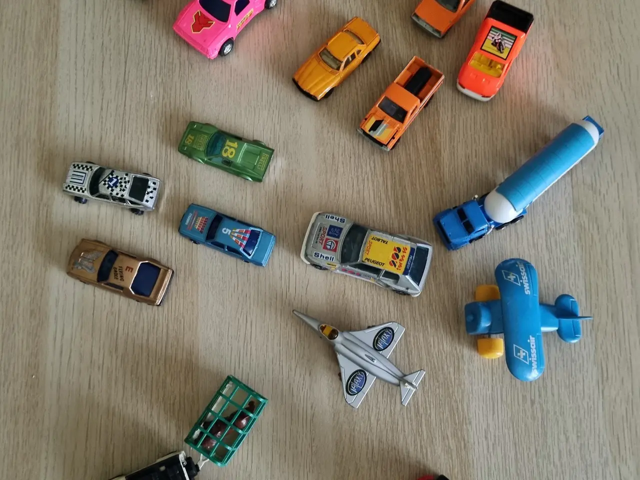 Billede 7 - Diverse vintage legetøjsbiler og 2 fly