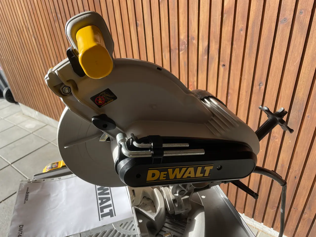 Billede 3 - DeWalt 743 N. Kapgeringssav på 4. Aft. Ben.