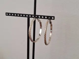 Sølvfarvede Hoops