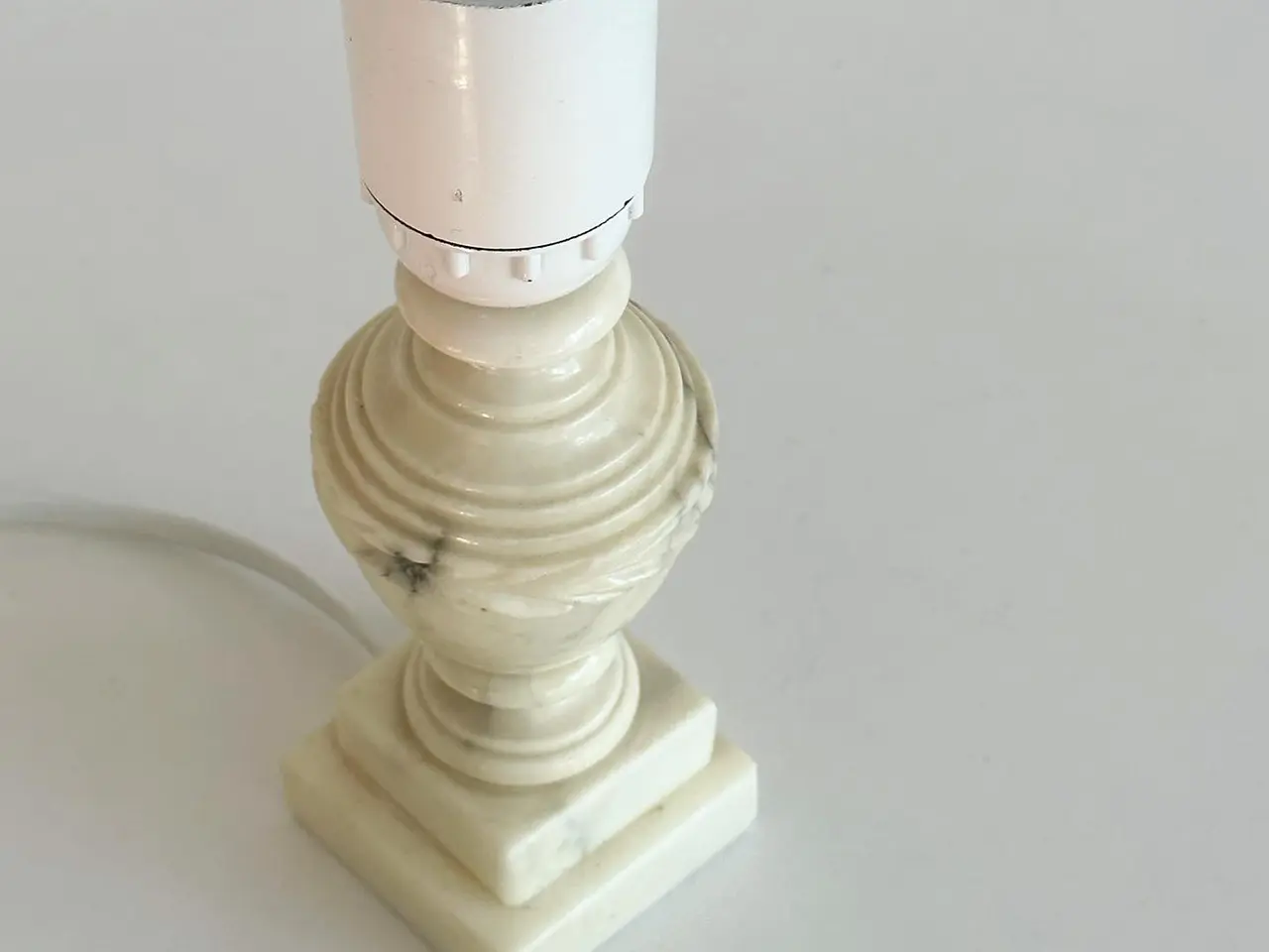 Billede 4 - Lille bordlampe, lakeret