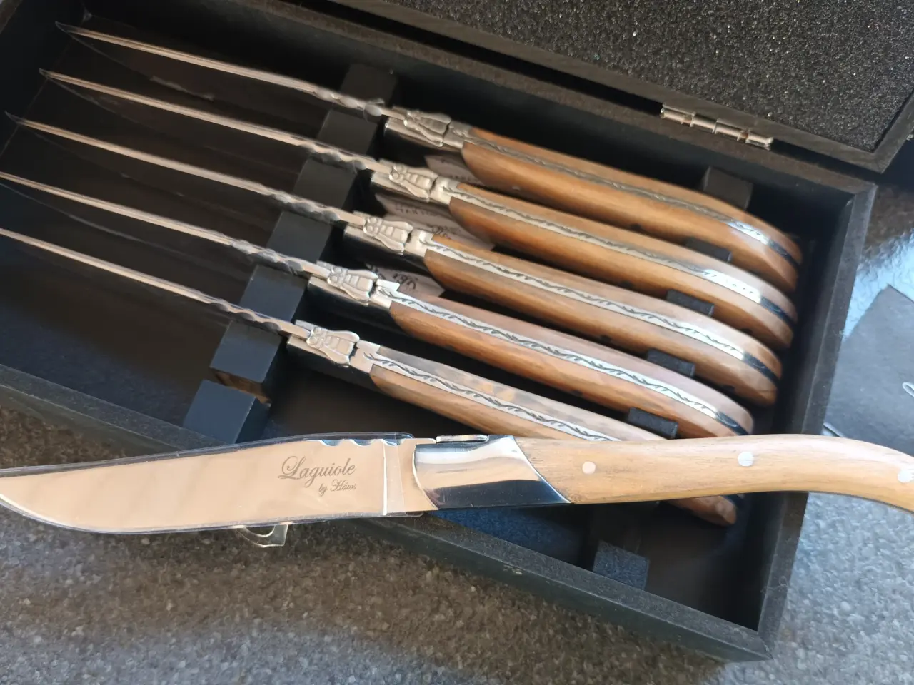 Billede 3 - Steak knive 6 stk i rustfri stål med oliventræ skæ