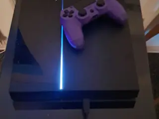 Playstation 4 sælges